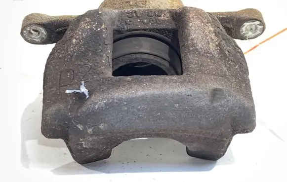 Toyota Auris E180 Front brake caliper 