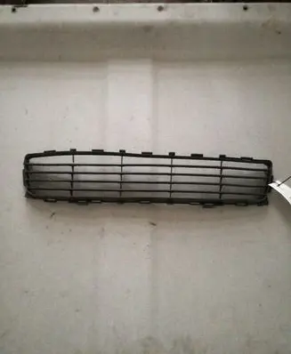 Toyota Auris 150 Front bumper lower grill 5311202080