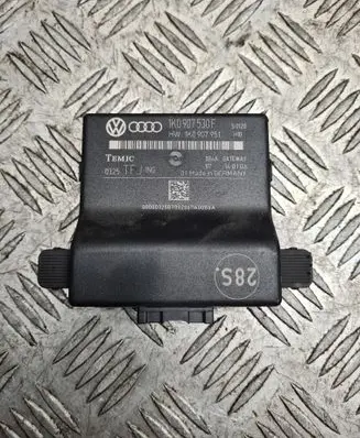 Volkswagen Touran I Gateway control module 1K0907951 1K0907530F