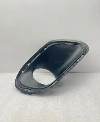 Jeep Cherokee Front fog light trim/grill 68203225AA 5AA0020005