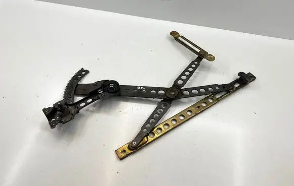 Mercedes-Benz W123 Front door manual window regulator 1237202046