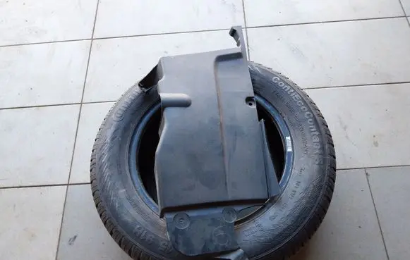 Lexus IS 220D-250-350 Engine cover (trim) 5379653020