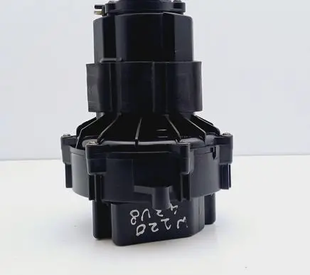 Mercedes-Benz S W220 Secondary air pump A0001403785 0580000011
