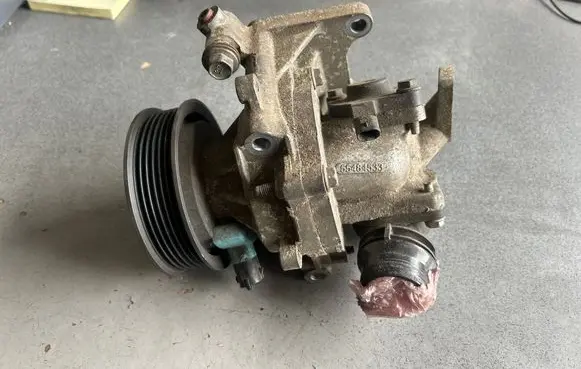 Opel Mokka Water pump 55484533