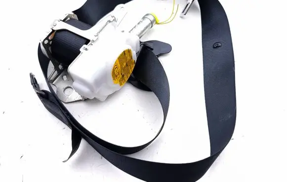 Toyota Prius (XW50) Front seatbelt N088631