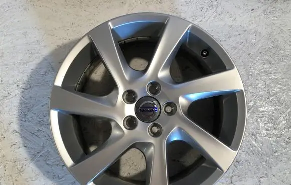 Volvo XC40 R17 alloy rim 