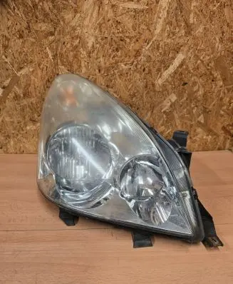 Toyota Corolla Verso AR10 Headlight/headlamp