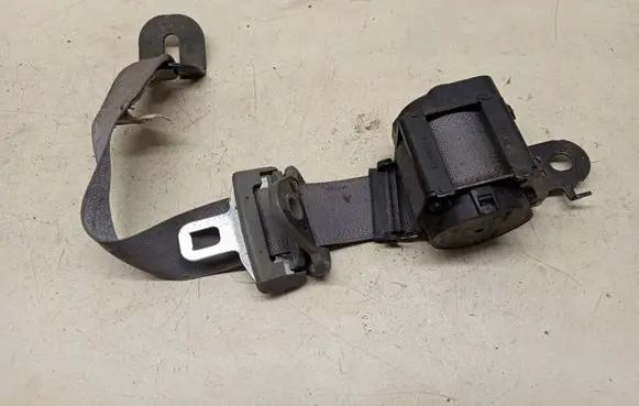 Jeep Grand Cherokee (WK) Rear seatbelt 