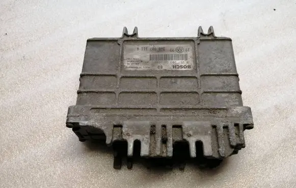 Volkswagen PASSAT B4 Engine control unit/module 3A0907311A 26SA3605 0261203591
