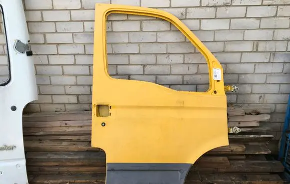 Iveco Daily 30.8 - 9 Front door