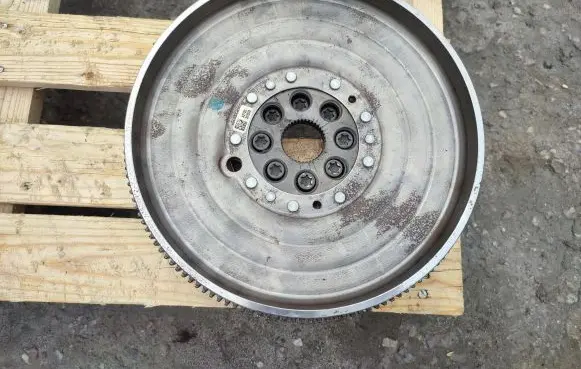 Mercedes-Benz CLA C117 X117 W117 Flywheel A2700301005