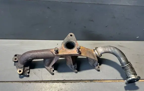 Opel Vivaro Exhaust manifold