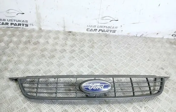 Ford Focus Front bumper upper radiator grill 8M518200BE