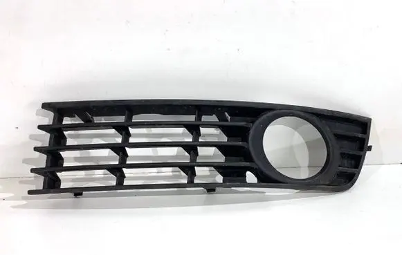 Audi A4 S4 B6 8E 8H Front bumper lower grill 8E0807681