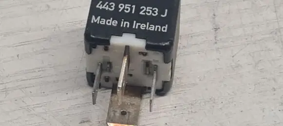 Audi A4 S4 B5 8D Other relay 443951253J 899511000
