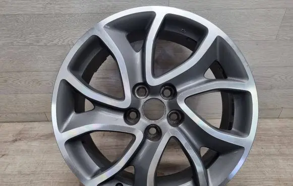 Mitsubishi Outlander R18 alloy rim 