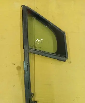 Peugeot 5008 Front door vent window glass four-door 