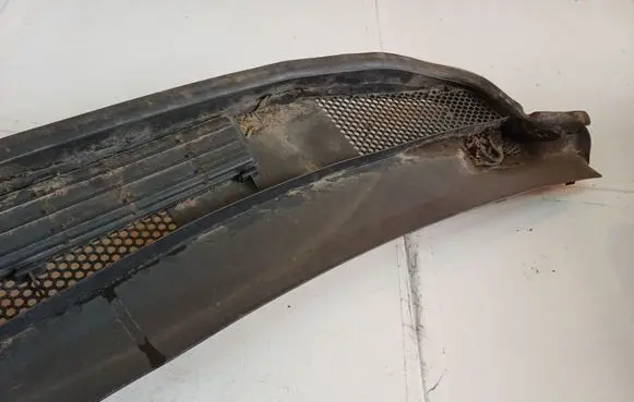 Mercedes-Benz A W169 Wiper trim 982444W