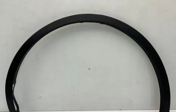Tesla Model Y Fender trim (molding) 1658695-00-a
