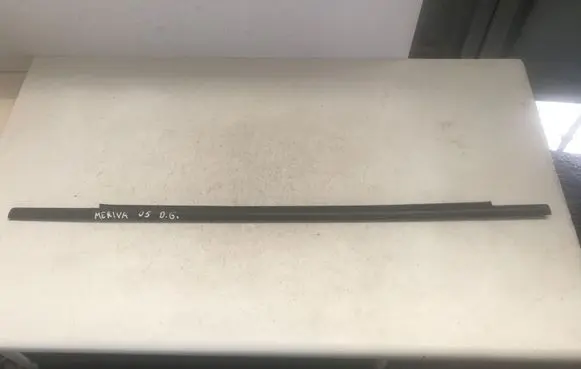 Opel Meriva A Rear door glass trim molding 316219989