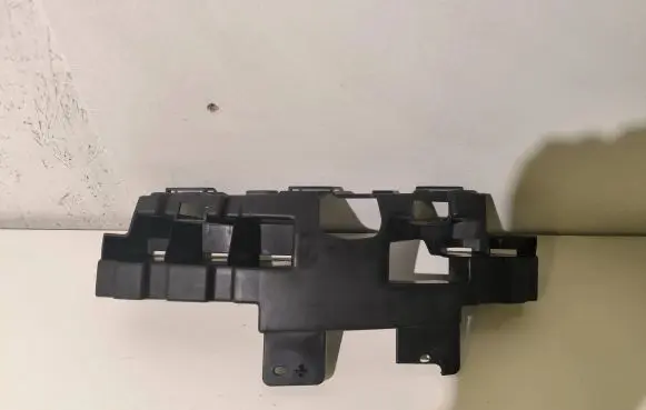 Ford Focus C-MAX Front bumper mounting bracket 3M5117E857
