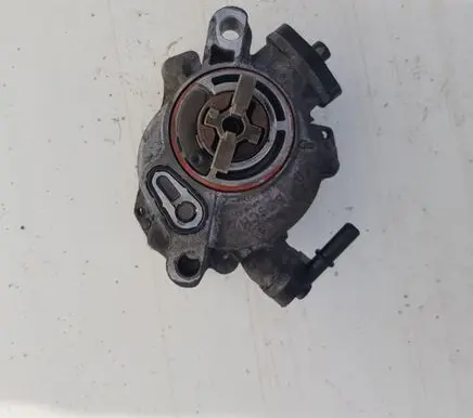Peugeot 5008 Vacuum pump 9684786780