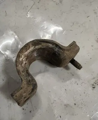 Toyota Land Cruiser (HDJ90) Sway bar bush bracket, front 