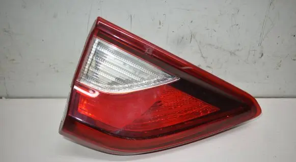 Tailgate rear/tail lights