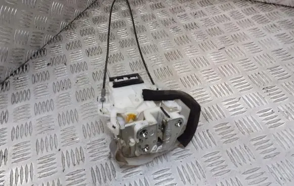 Subaru Impreza III Front door lock BRAK