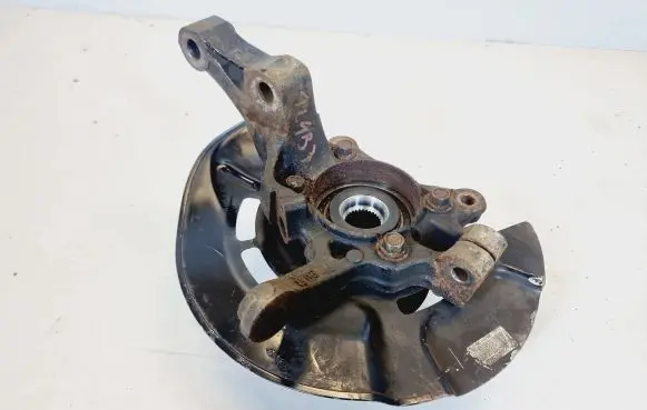 Front wheel hub