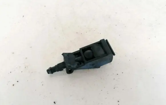 Volkswagen Polo IV 9N3 Windshield washer spray nozzle 6e095598