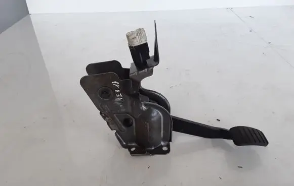 Dacia Dokker Brake pedal 465016578