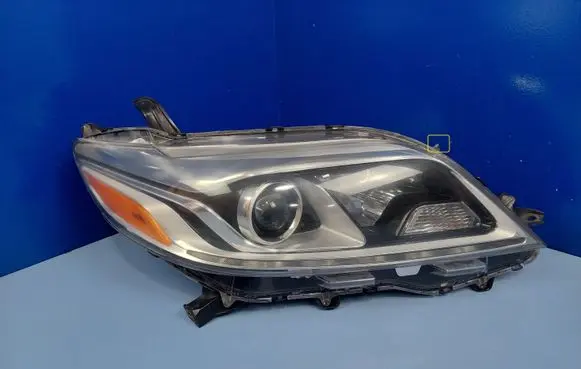 Toyota Sienna XL30 III Headlight/headlamp 8111008080 8114508070 209627B