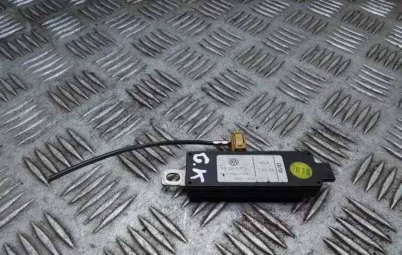 Volkswagen Multivan T5 Aerial antenna amplifier 7H5035577H