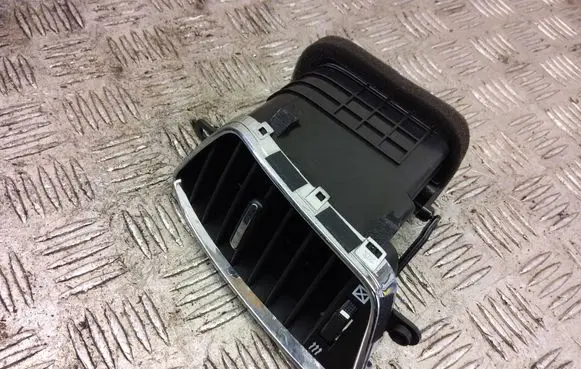 Chevrolet Captiva Dash center air vent grill 96962974