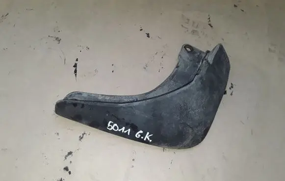 KIA Carens II Front mudguard 868431D000