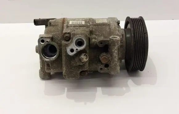 Volkswagen PASSAT B6 Air conditioning (A/C) compressor (pump) 1K0820808A