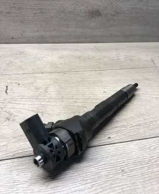 Volkswagen PASSAT B7 Fuel injector 0986435166