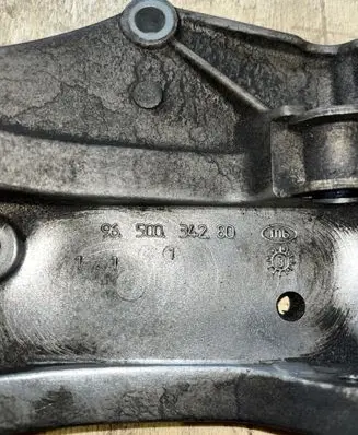 Ford Focus C-MAX Engine mounting bracket 9650034280