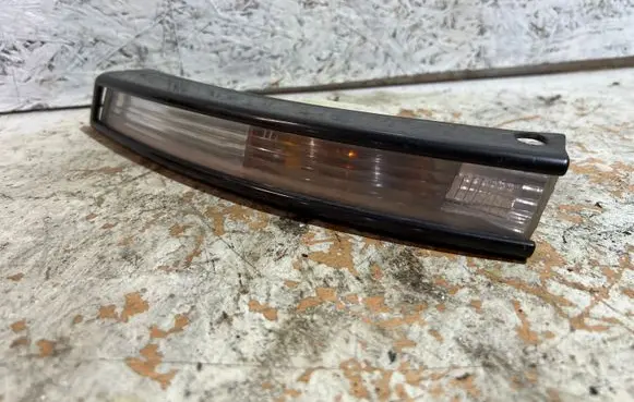 Volkswagen PASSAT B6 Front bumper turn signal 3C0953041L