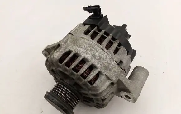 Opel Insignia A Generator/alternator 13588306 2620359A TG12C173