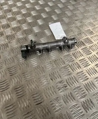 Volvo XC60 Fuel main line pipe 31432834