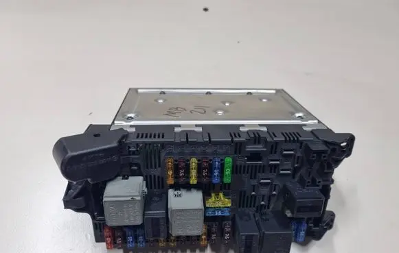 Mercedes-Benz E W211 Fuse module 2115453901