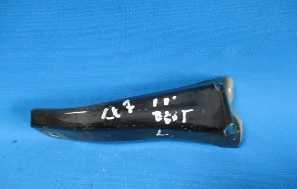 Mazda CX-7 Holder (bracket) 
