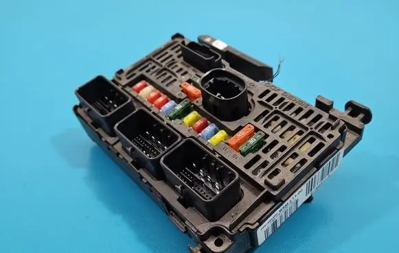 Citroen C4 I Central body control module 9661682980 IMPRK1540756