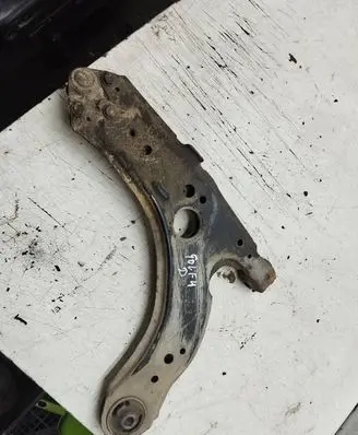 Volkswagen Golf IV Front lower control arm/wishbone