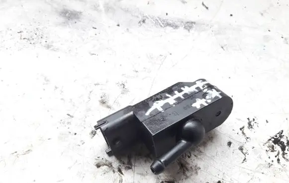 Nissan Qashqai Vacuum valve 0281002566