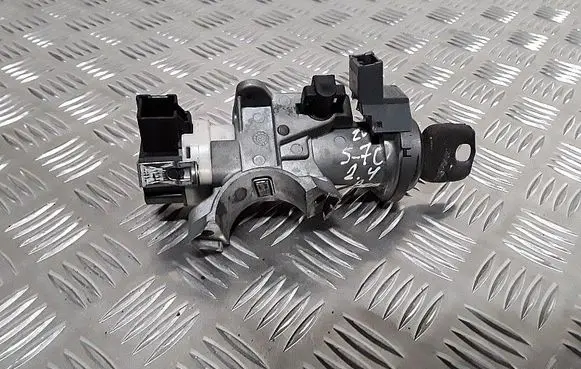 Volvo S70 V70 V70 XC Ignition lock 8626327