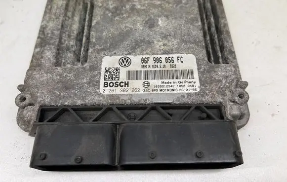 Volkswagen PASSAT B6 Engine control unit/module 06F906056FC 0261S02262 1039S12942