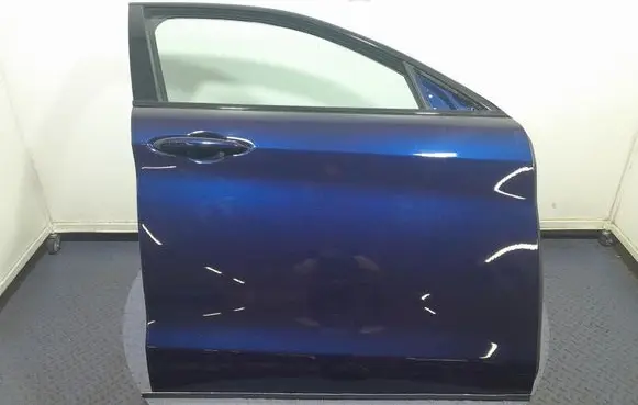 Alfa Romeo Stelvio Front door